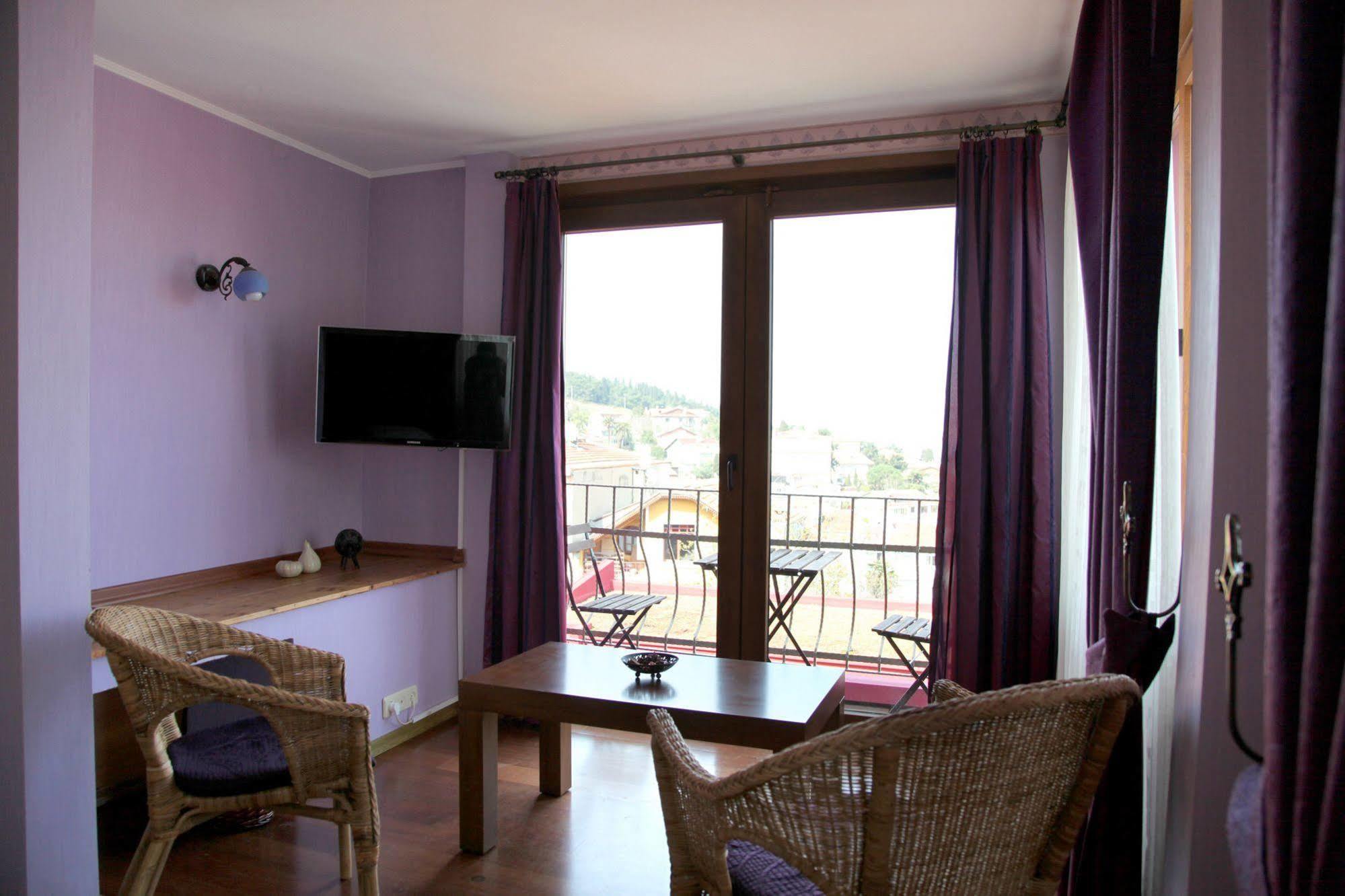 L'Isola Guesthouse (Adults Only) เฮย์เบเลียดา ภายนอก รูปภาพ