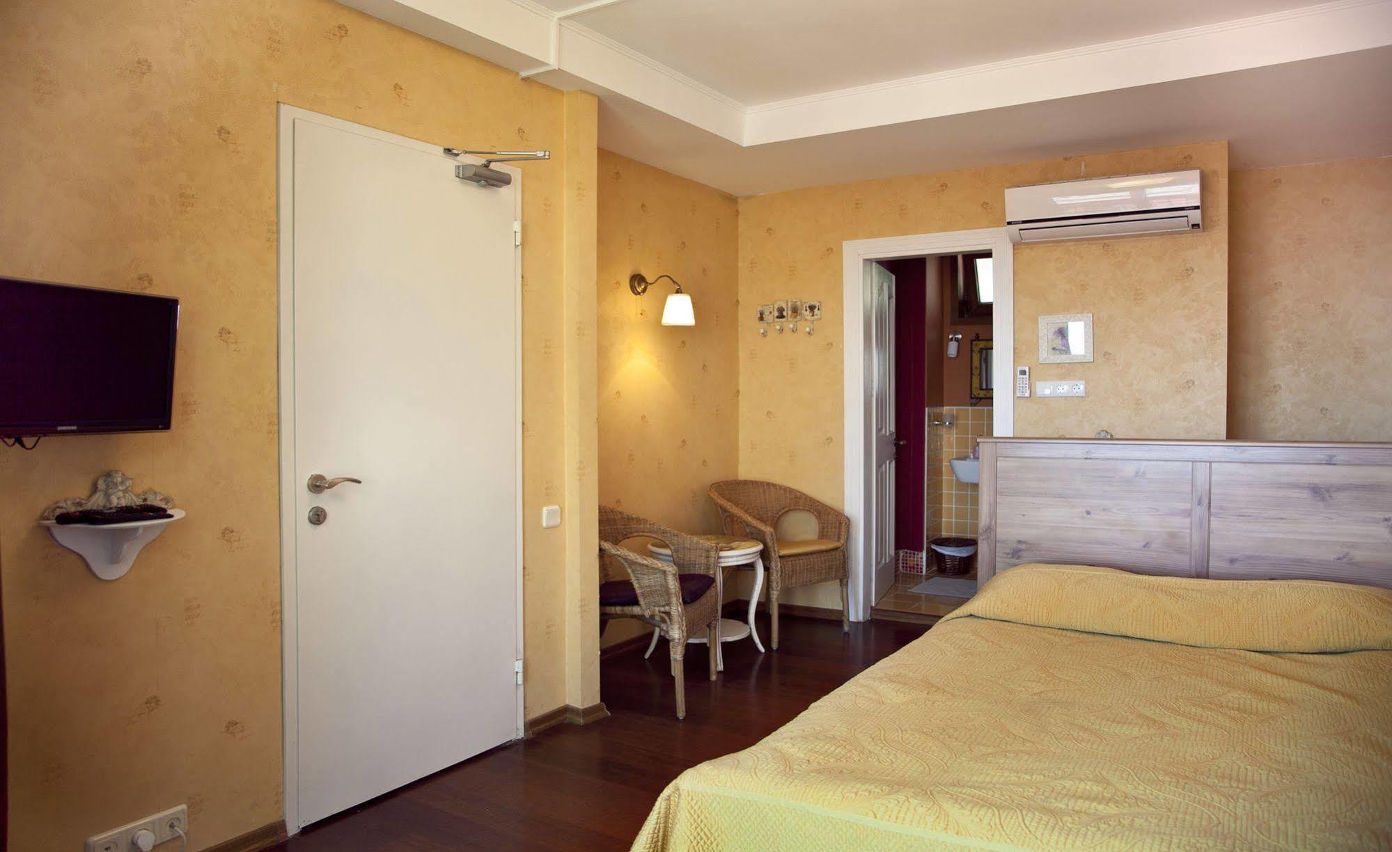 L'Isola Guesthouse (Adults Only) เฮย์เบเลียดา ภายนอก รูปภาพ
