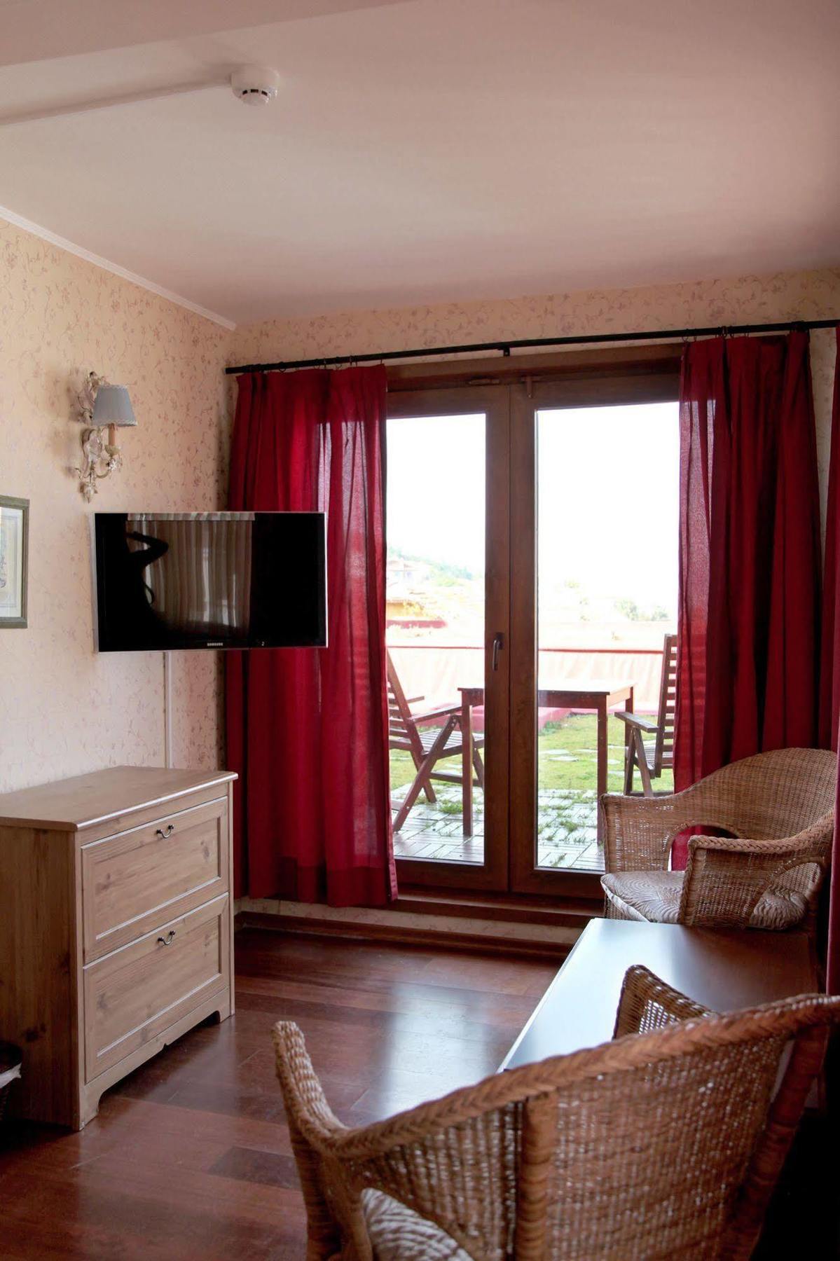 L'Isola Guesthouse (Adults Only) เฮย์เบเลียดา ภายนอก รูปภาพ